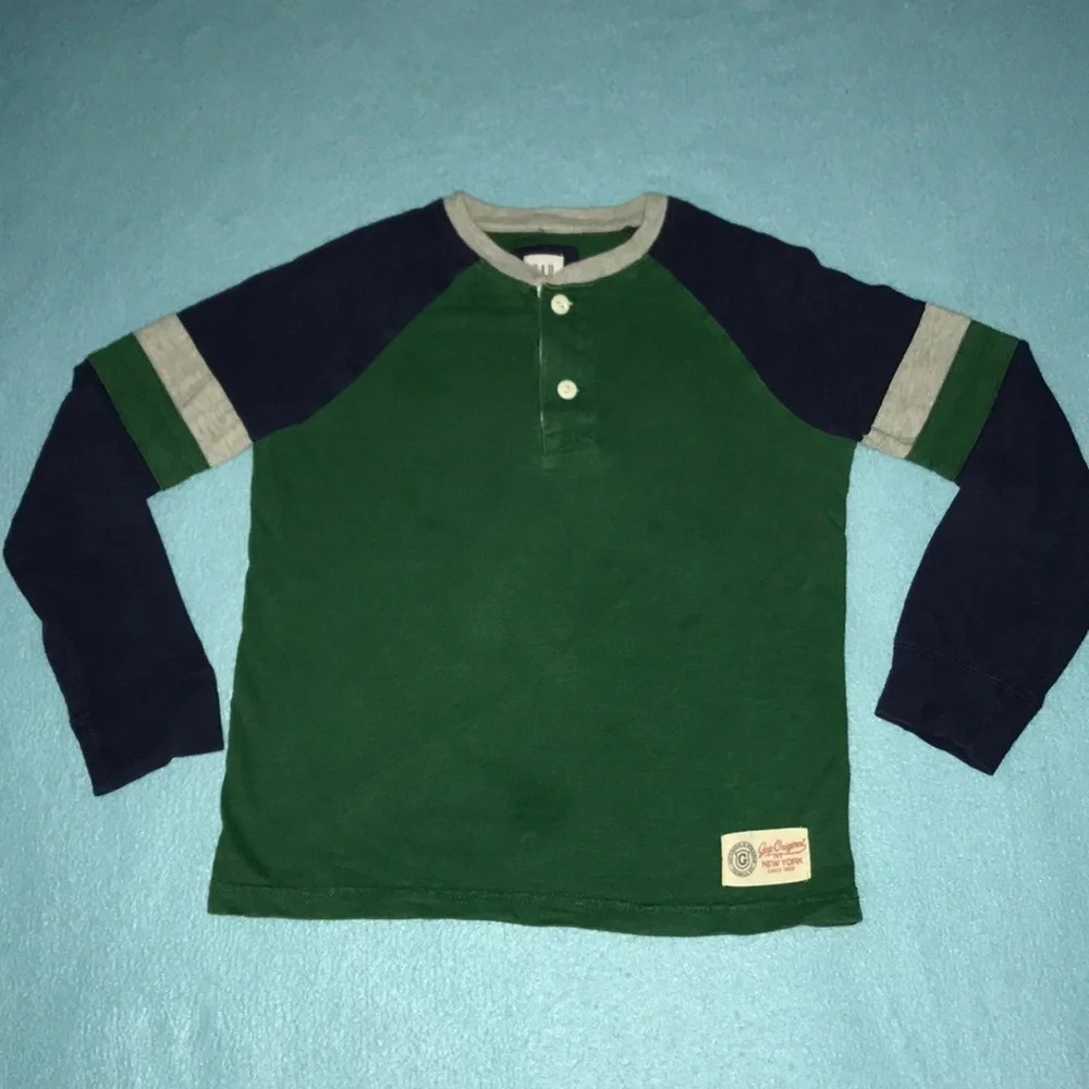 𝅺GAP KIDS long sleeve crewneck color block style soft cotton size S